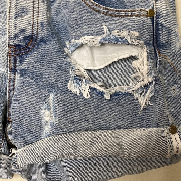 One Teaspoon Anthropologie jean shorts denim women’s 25 distressed - Picture 2 of 7